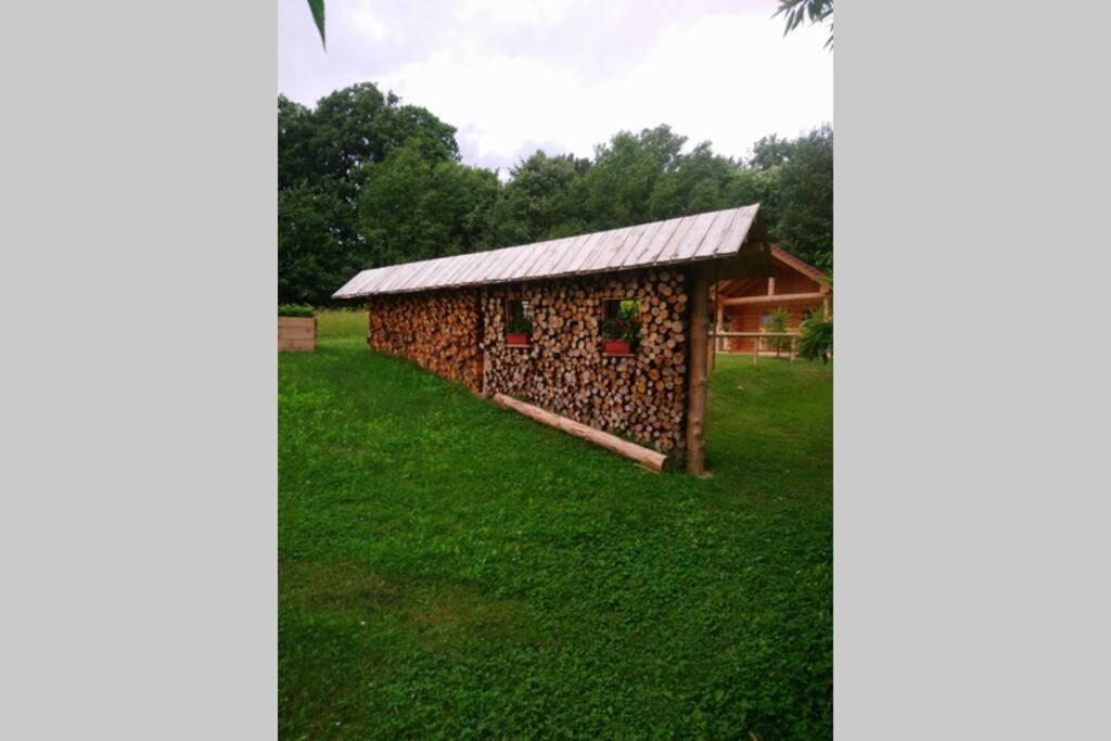 Hut At The Forest Male Brusnice 외부 사진