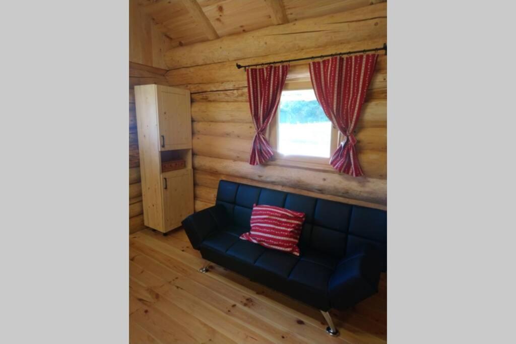 Hut At The Forest Male Brusnice 외부 사진