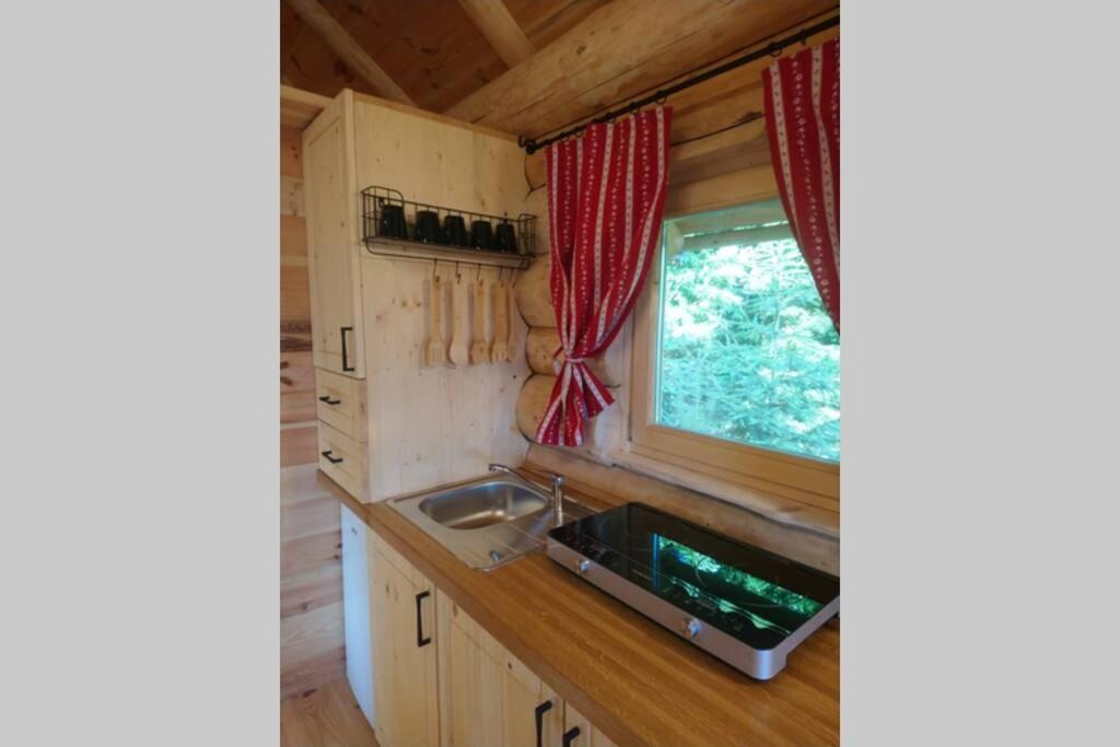 Hut At The Forest Male Brusnice 외부 사진