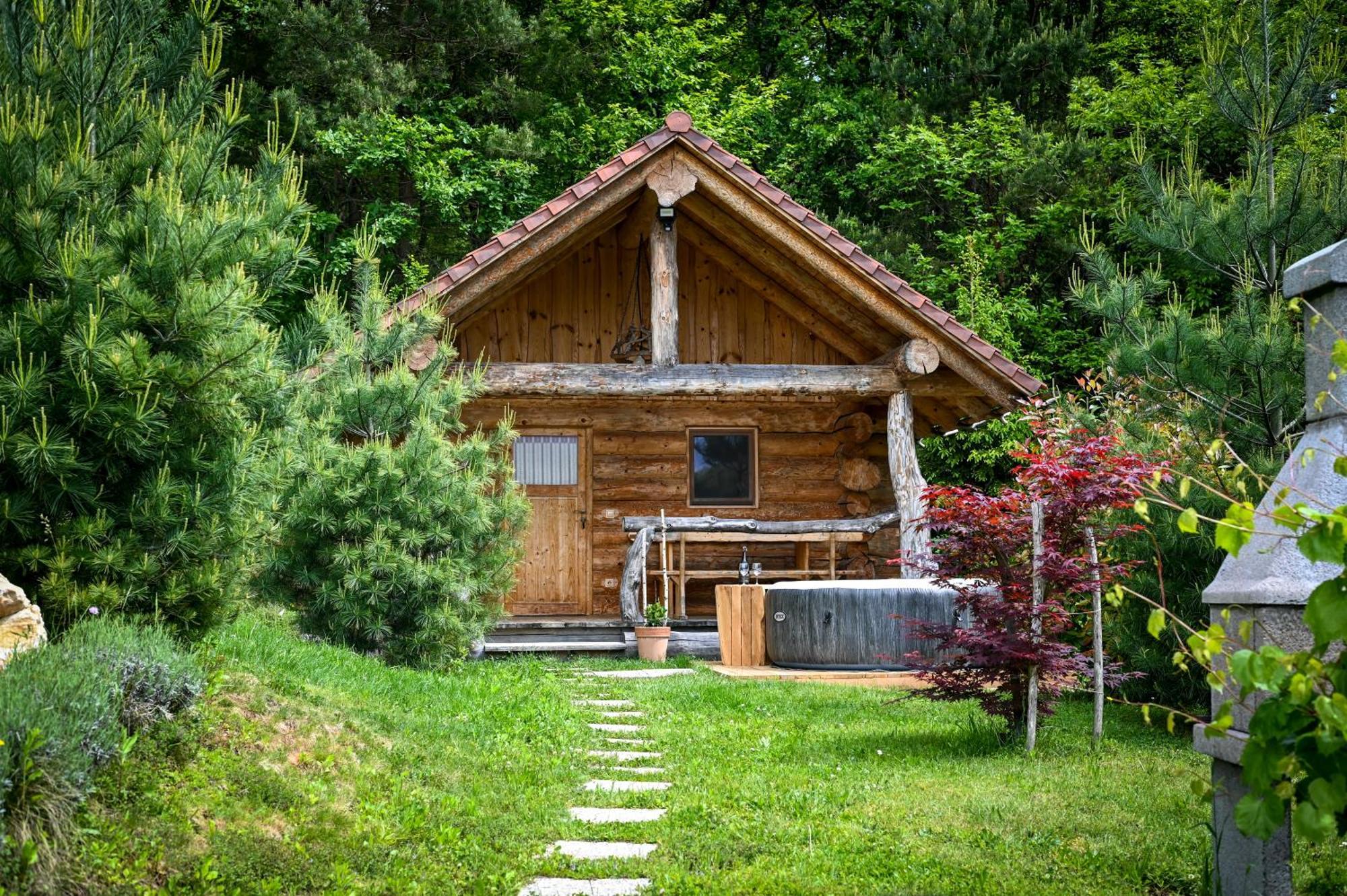 Hut At The Forest Male Brusnice 외부 사진